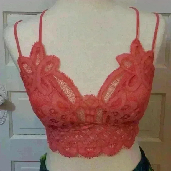 Scallop Lace Cami Bra - Picture 1 of 3
